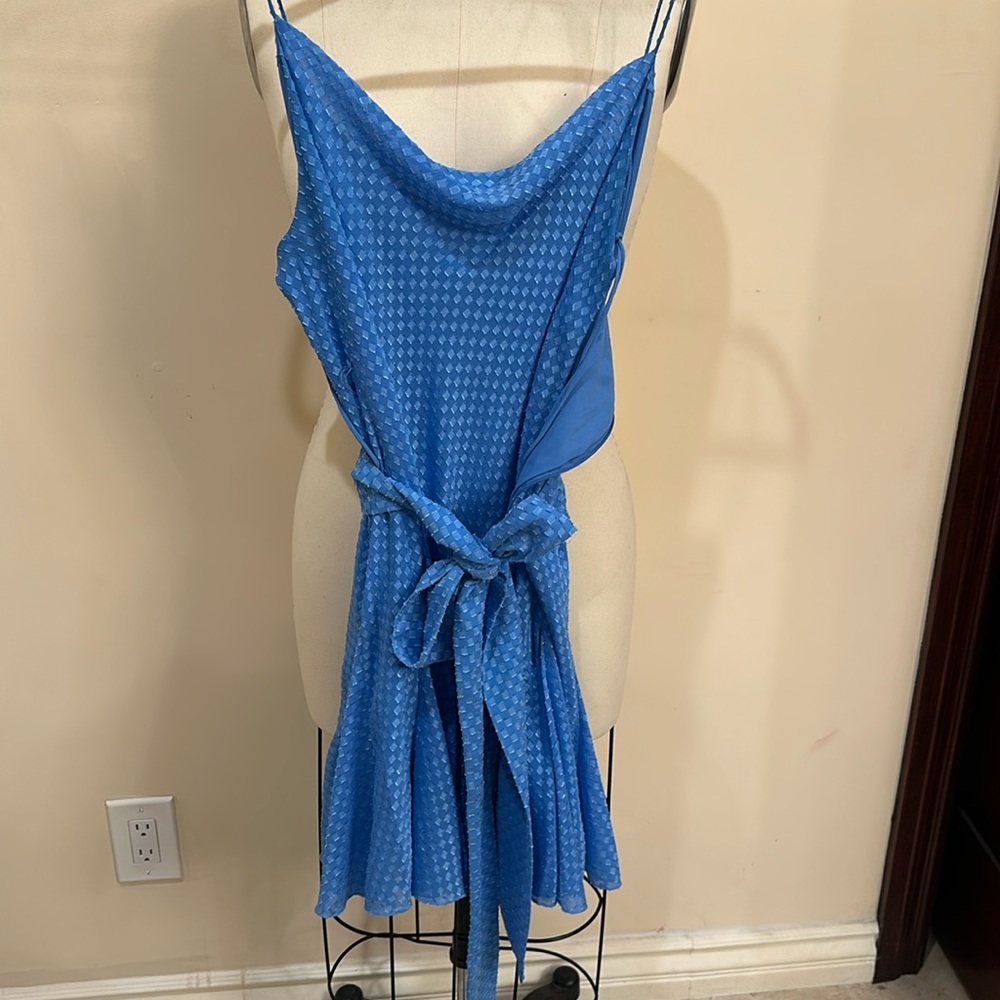 ALICE+OLIVIA.      Webber Cowel-Neck Godet Dress with belt Light blue Size 10